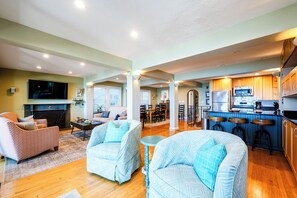 Televisor intel·ligent, llar de foc i reproductor de DVD 