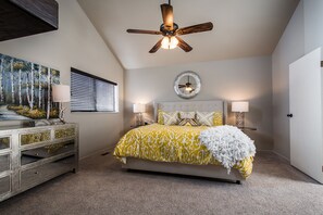 4 bedrooms, iron/ironing board, travel cot, free WiFi - Luxurious and modern townhome with a ton of room! (Park City)