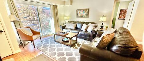 Smart-TV, peis, videospill og DVD-spiller