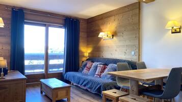 Télévision, lecteur de DVD, chaîne hi-fi