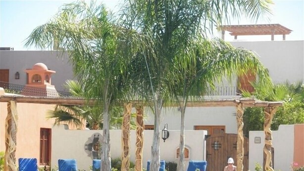 حمام سباحة