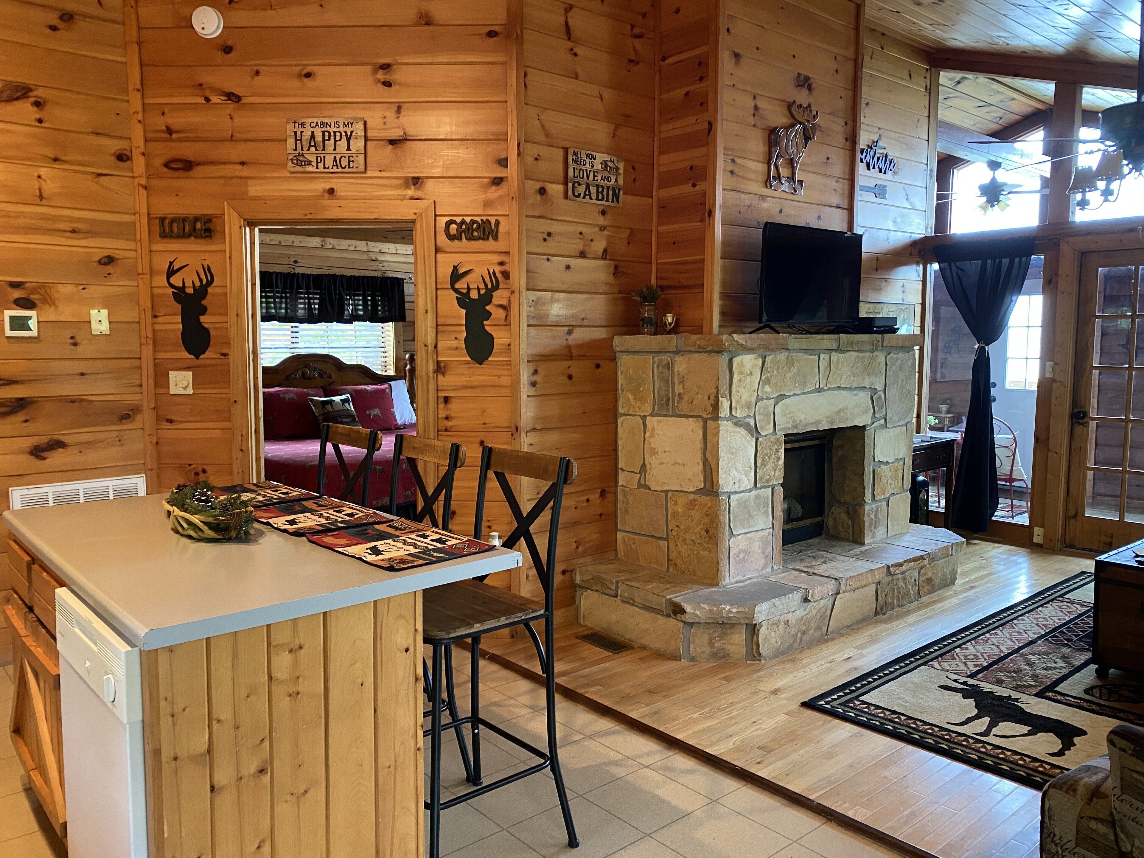 Breathtaking Mountain Views. Close to Gatlinburg, Pigeon Forge.