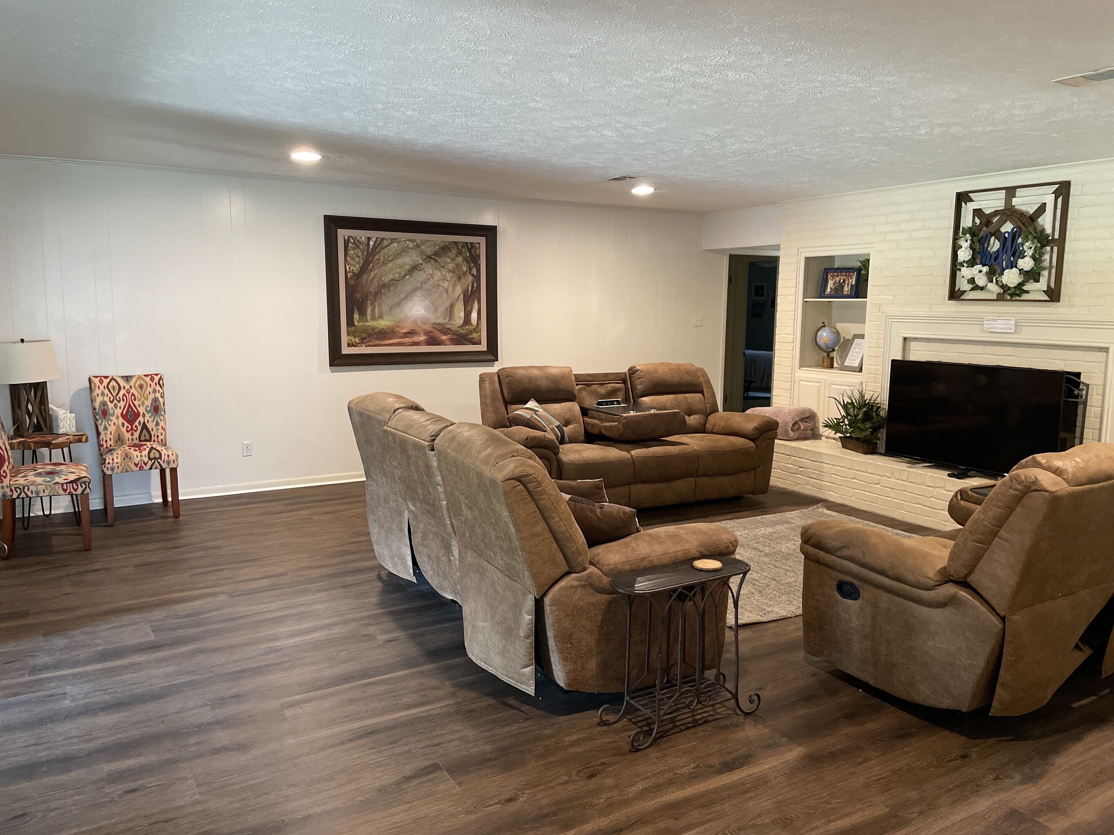 Spacious Home in quiet neighborhood 10 minutes from A&M