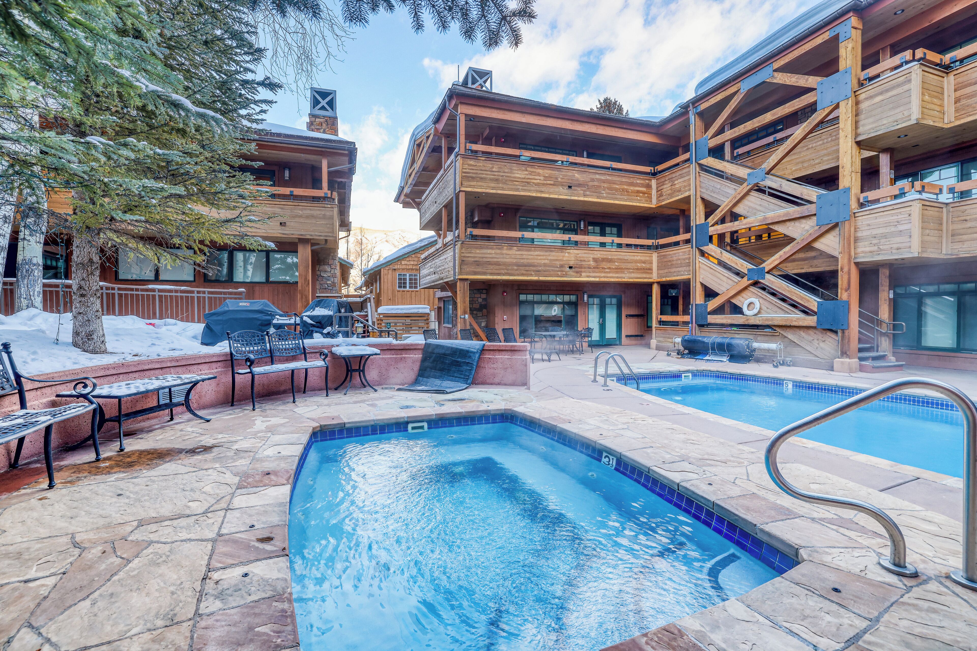 Outdoor pool, a heated pool