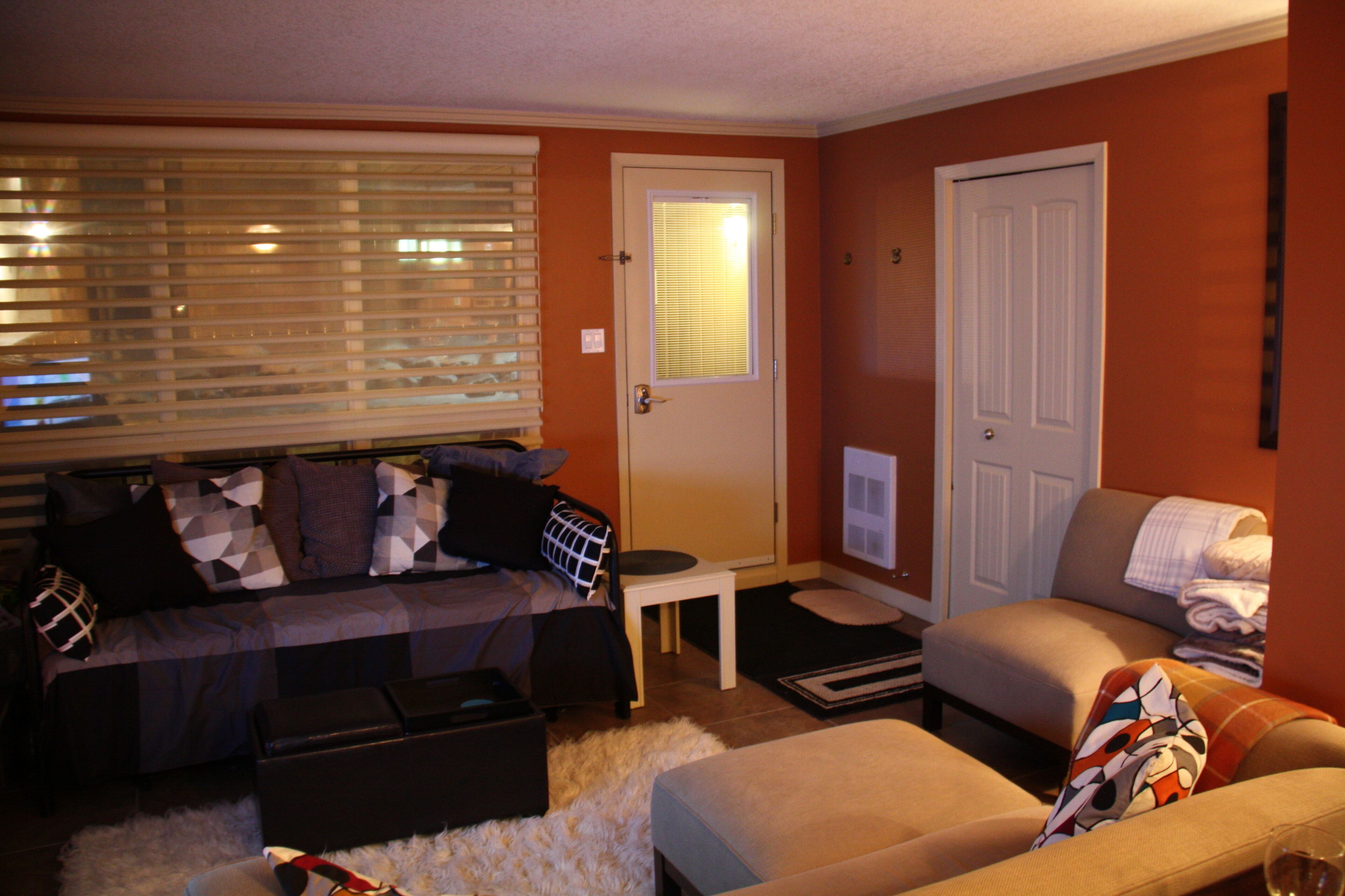 Renovated Studio Condo At Panorama Ski-In Ski-Out