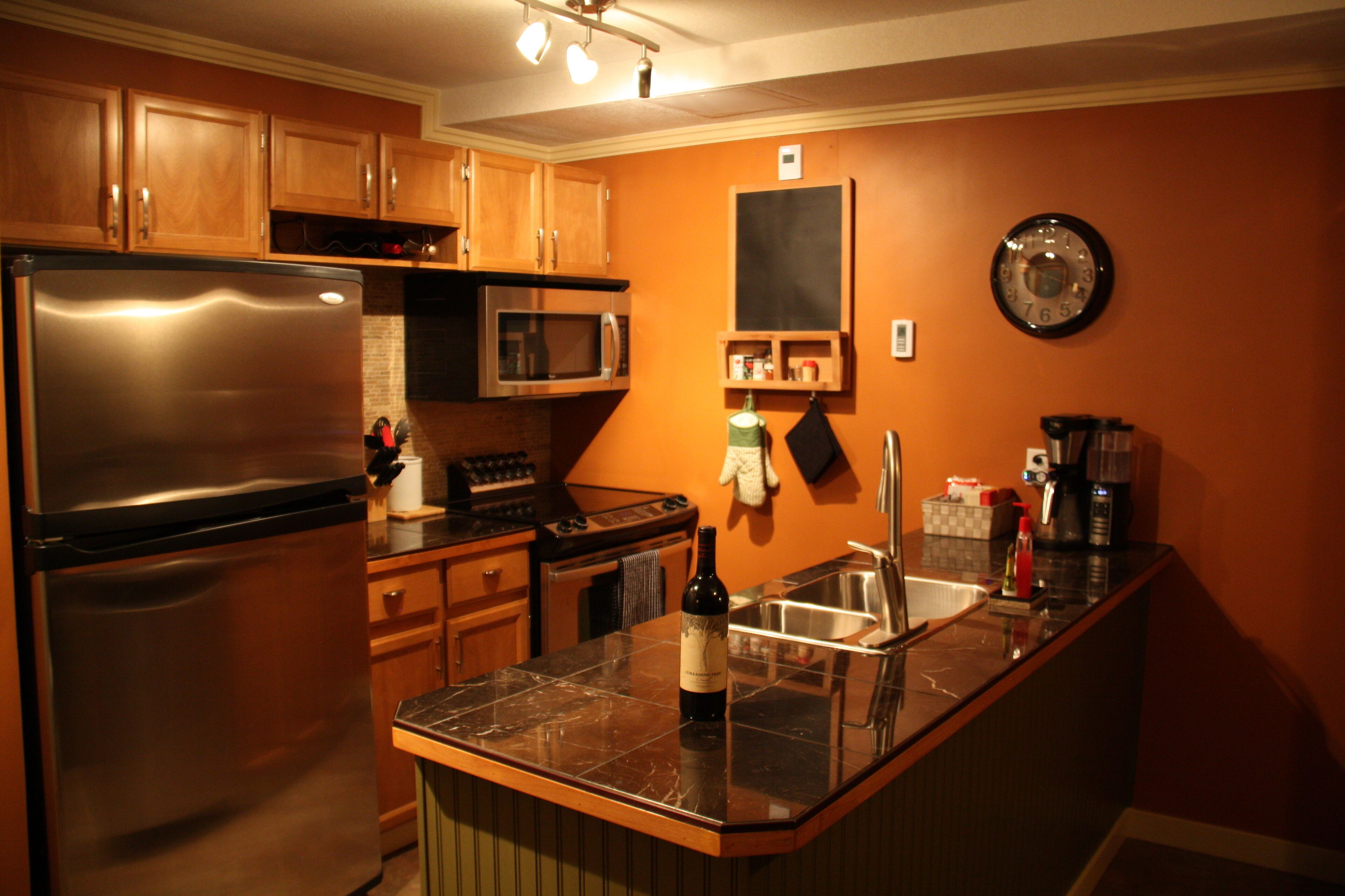 Renovated Studio Condo At Panorama Ski-In Ski-Out