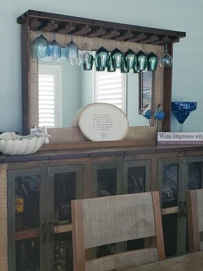 Dining - Intercoastal water view! Pet Friendly! Free WIFI! (Rockport)