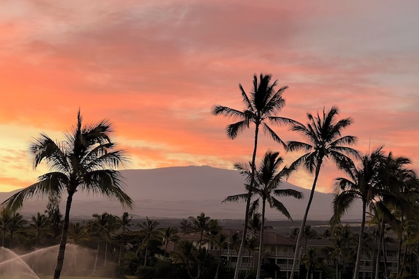 Sunrise over Mauna Kea