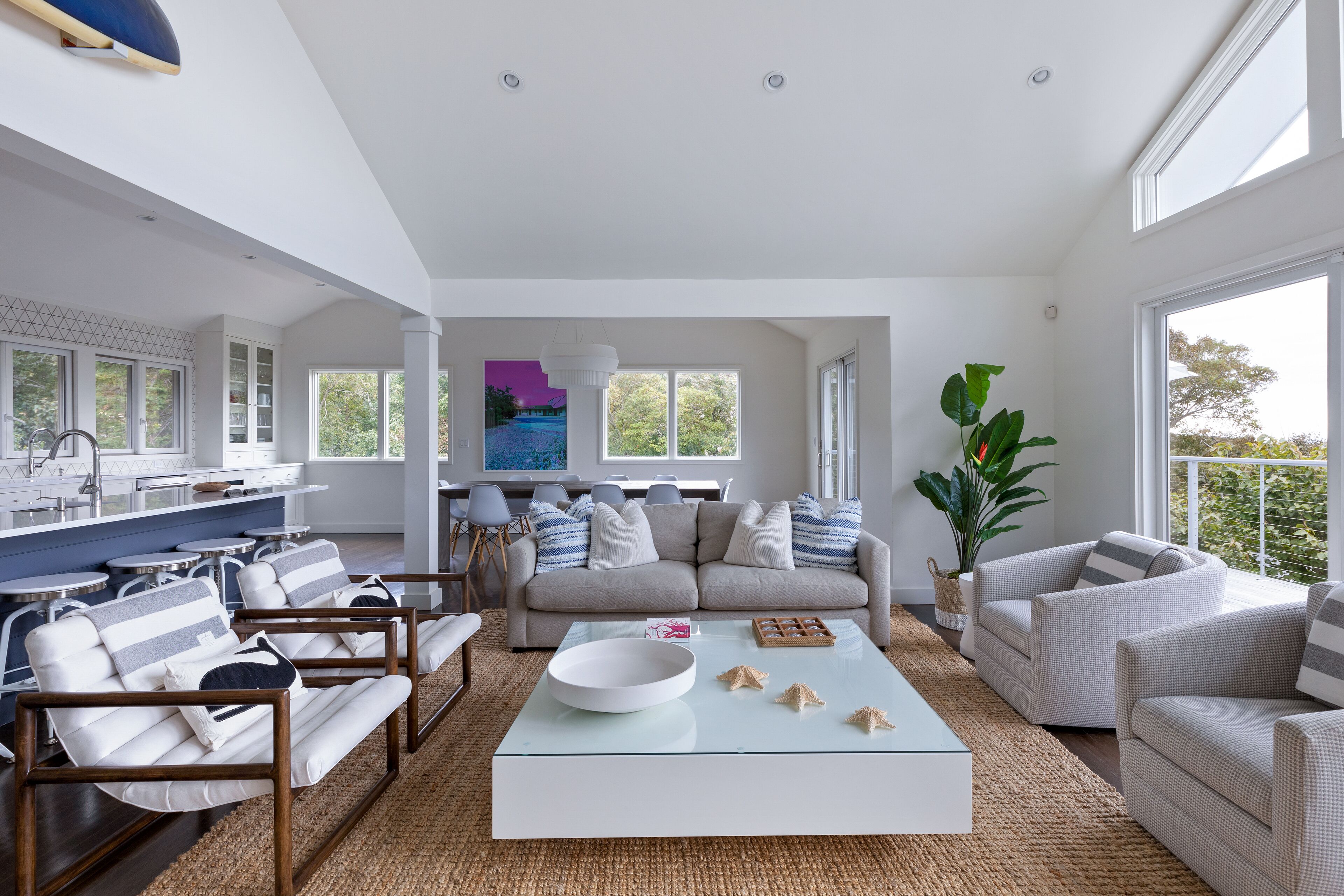 Pristine Modern Beachhouse; 5 min walk to beach