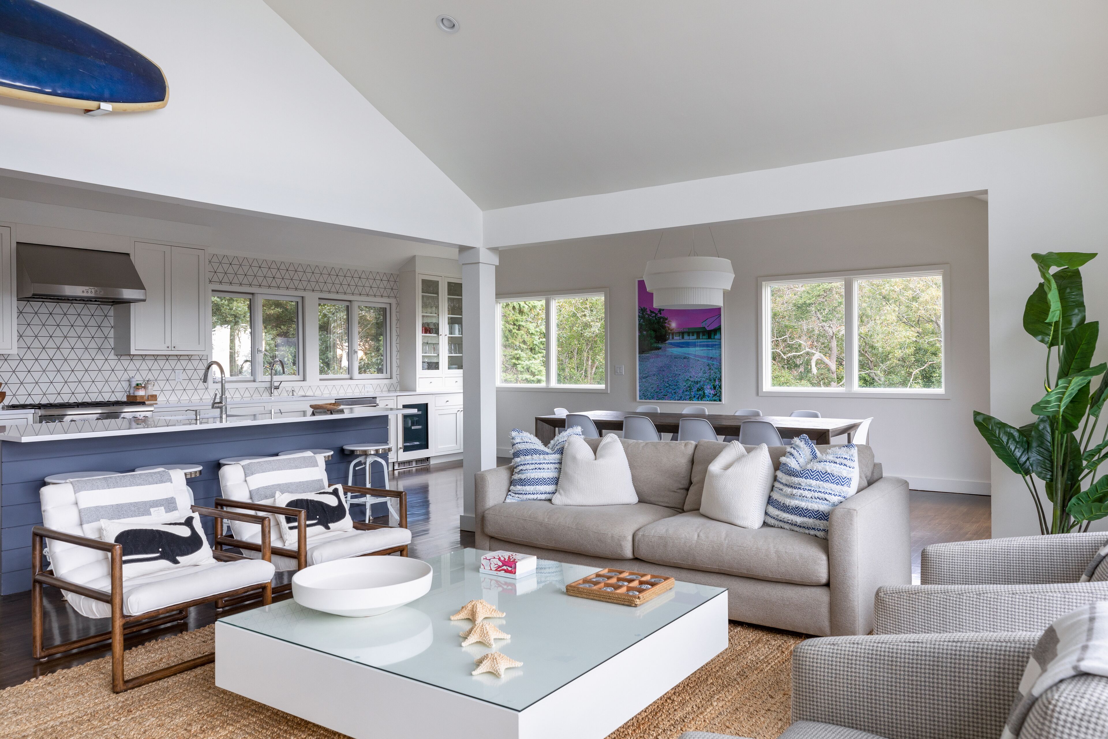 Pristine Modern Beachhouse; 5 min walk to beach