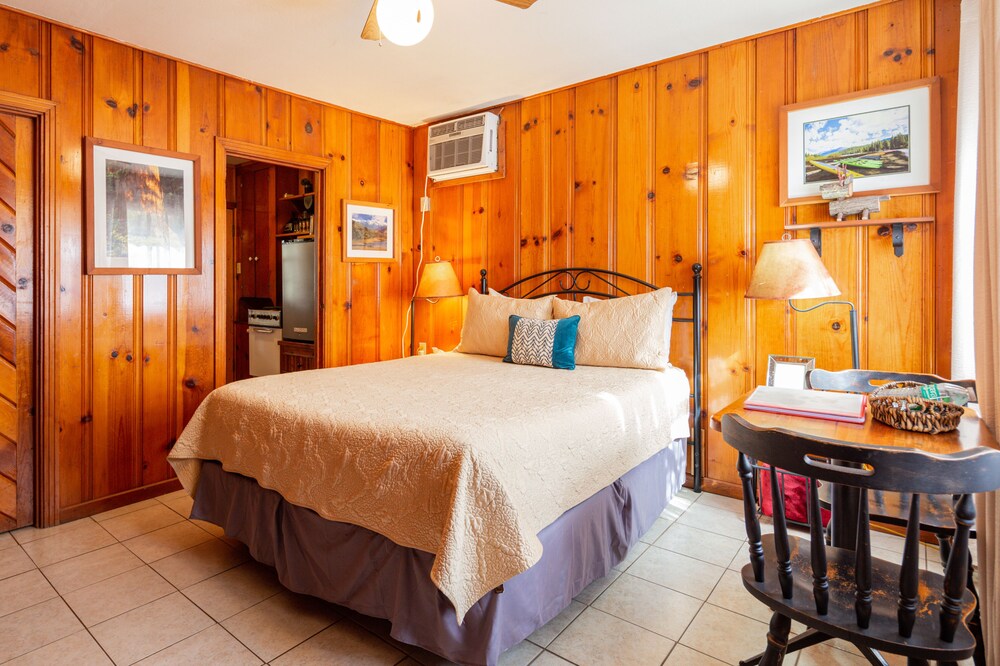 Couples romantic cabin
