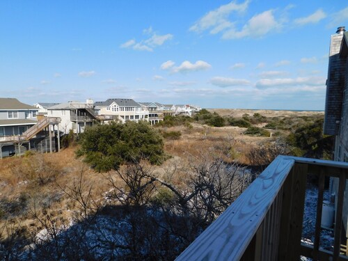 Oceanside with Ocean View and Comfort!