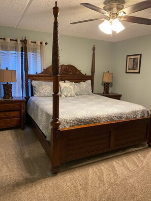 2 室のベッドルーム、アイロン / アイロン台、WiFi (無料)、ベッドシーツ