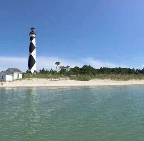 Fish Tails Cottage walk to the Promise Land Downtown Morehead Waterfront