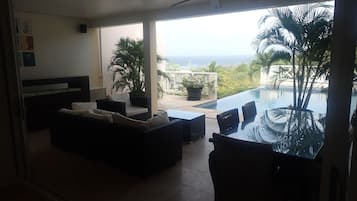 An infinity pool