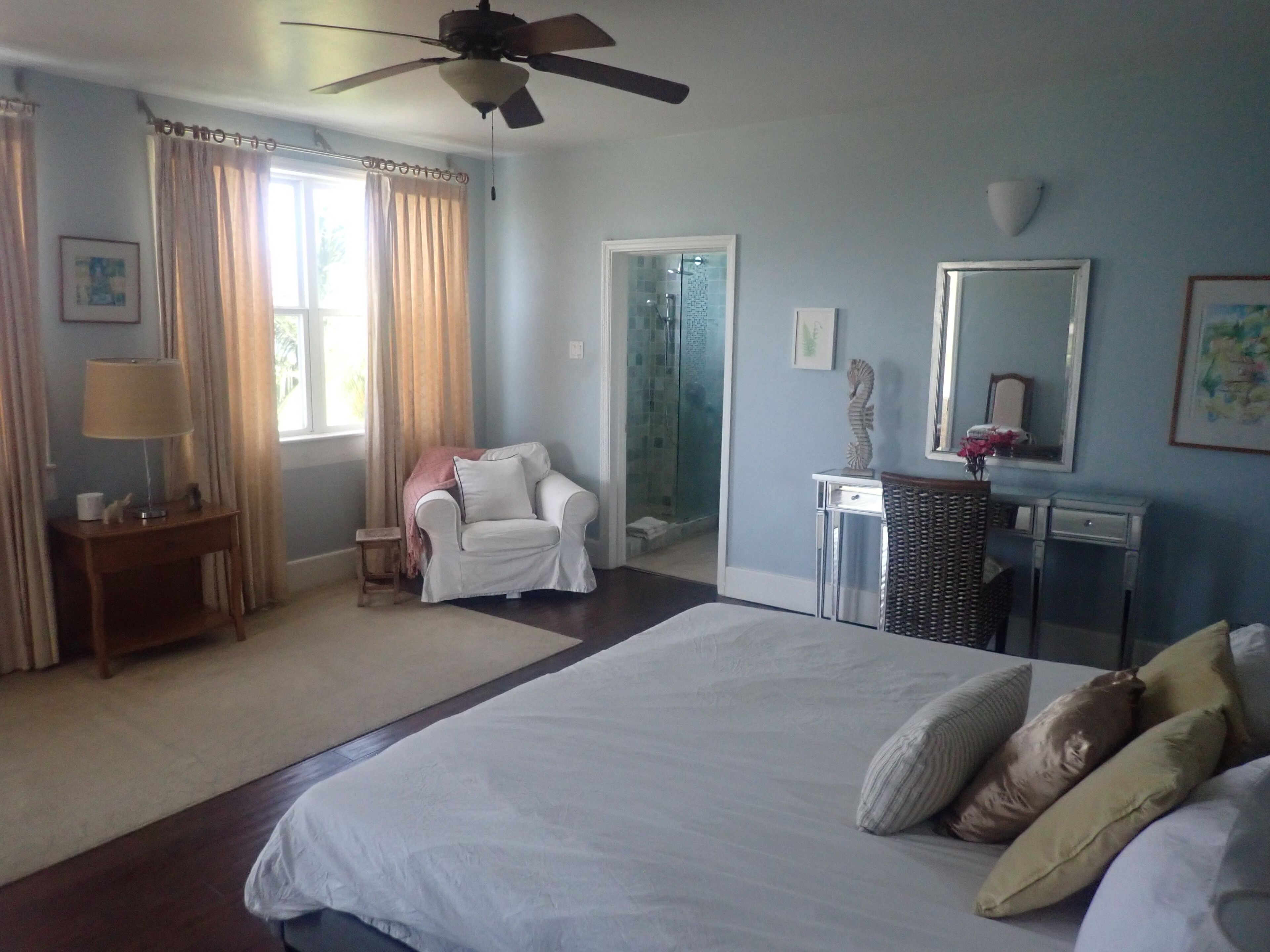 2 soverom, safe på rommet, strykejern/-brett og wi-fi