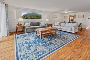 Smart TV, DVD player