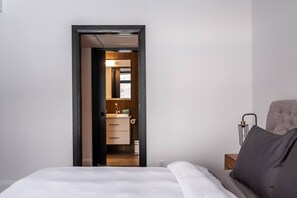 3 bedrooms, iron/ironing board, travel cot, free WiFi - Tremblant Prestige - Horizon 1-104 (Mont-Tremblant)