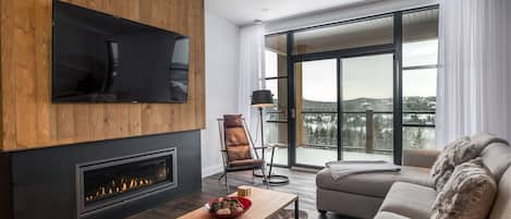 Smart-TV, Kamin, Stereoanlage