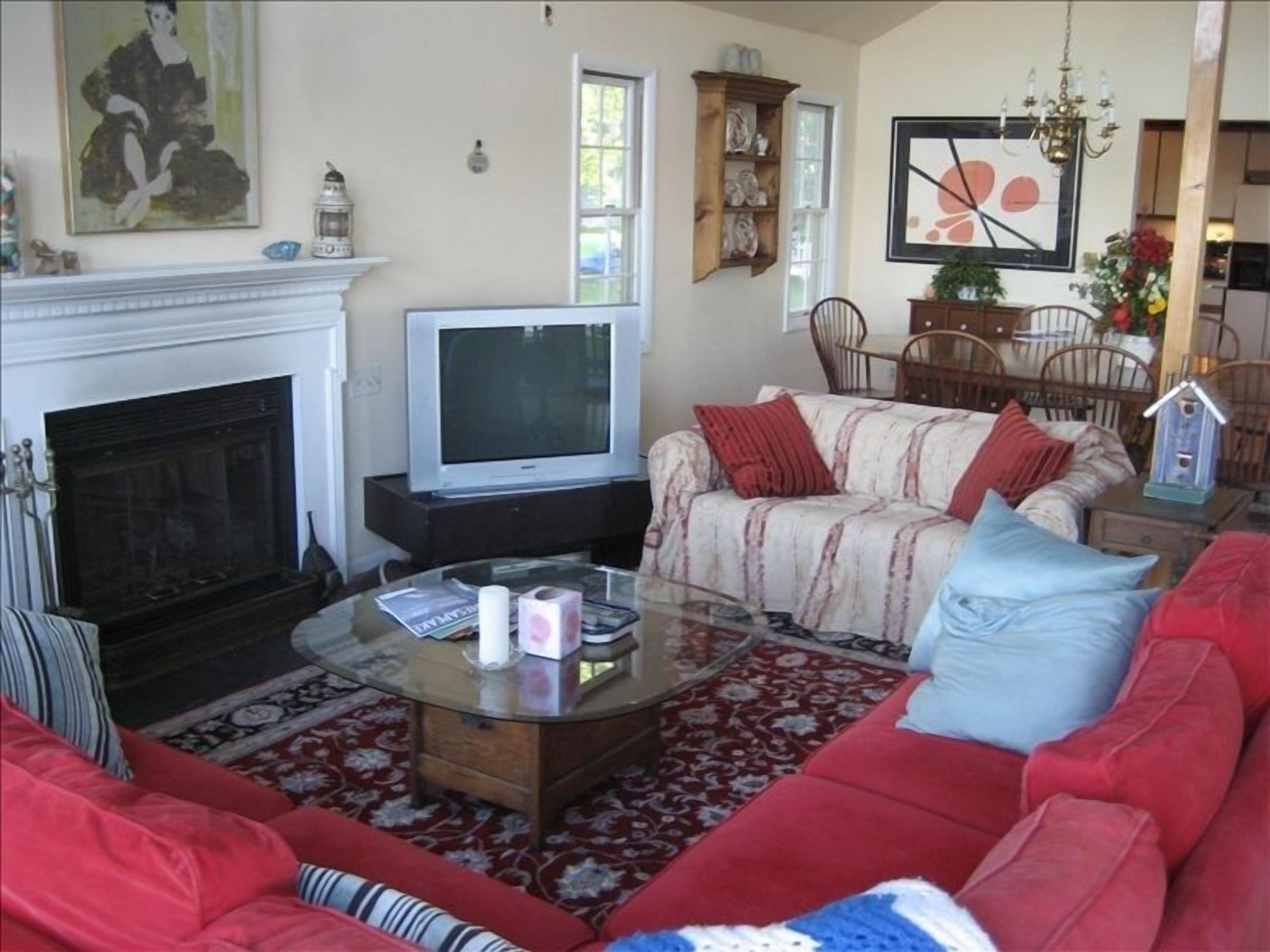 Beautiful Annapolis Waterfront Home Sleeps 13 in Style