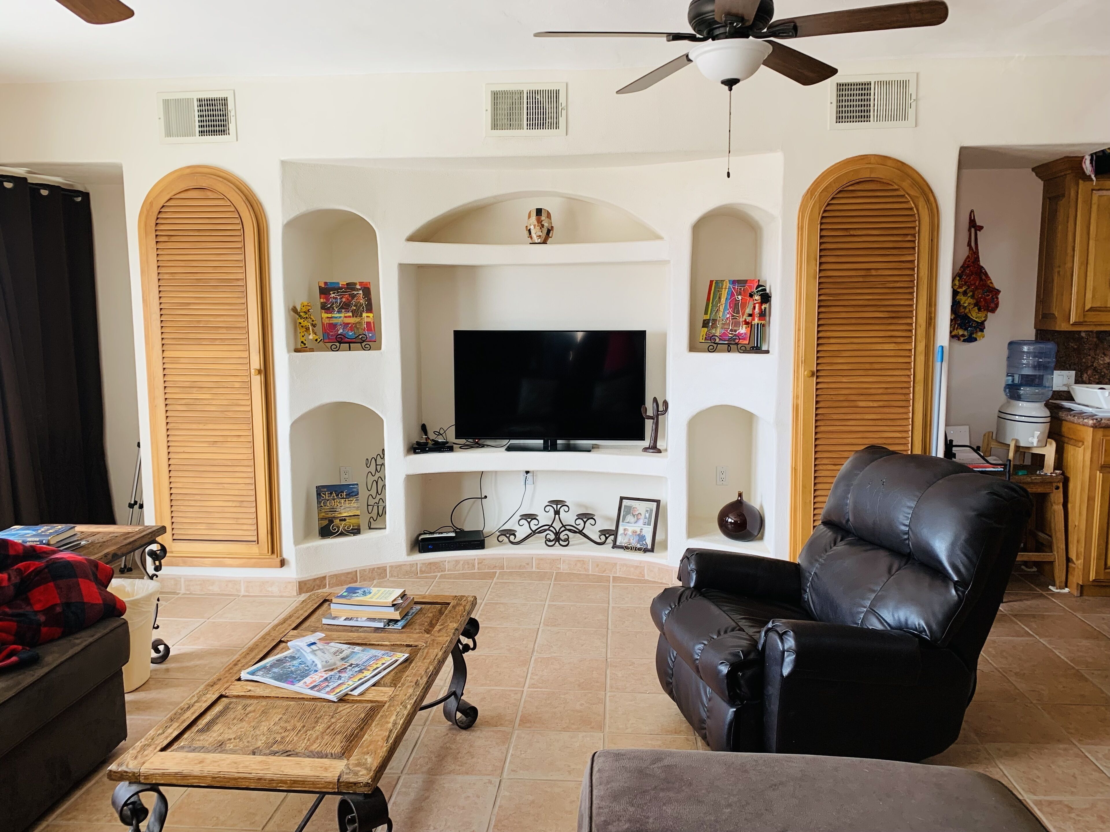 Spectacular Views And Steps To The Ocean, 4 Bedrooms/4 Bathrooms, Sleeps 8!