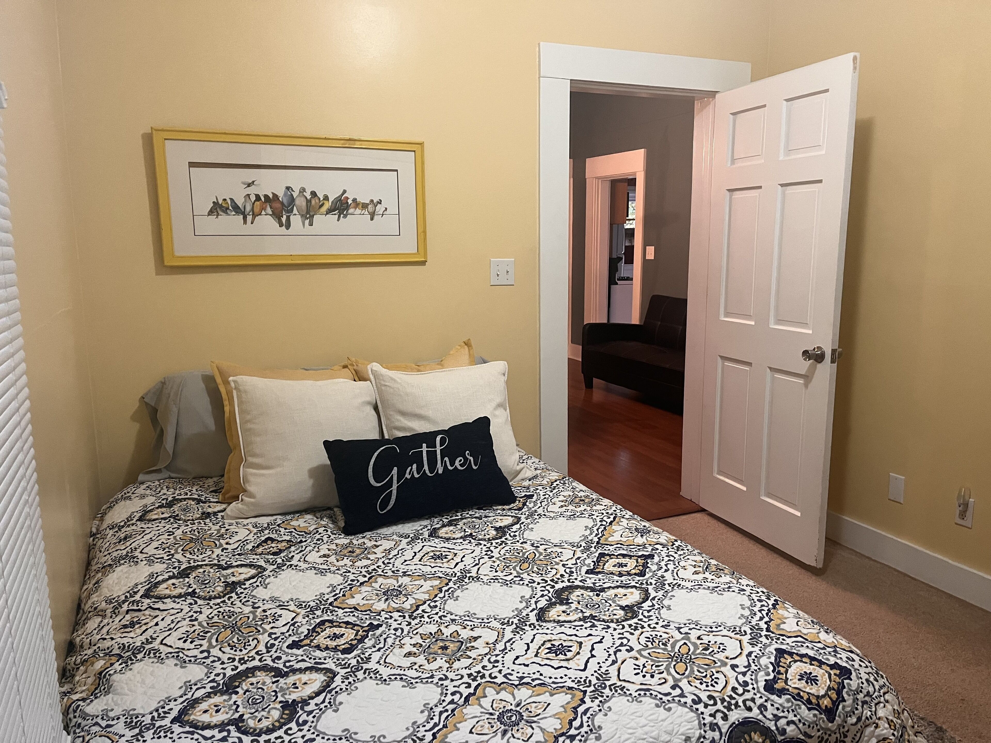 CLOSE TO EVERYTHING - 28 mi to Indy - Shopping - Dining