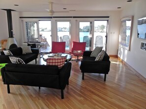 Smart TV, fireplace, DVD player, books