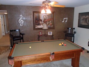 Game room - Best Weekend Getaway in Moovalya Keys! (Parker)