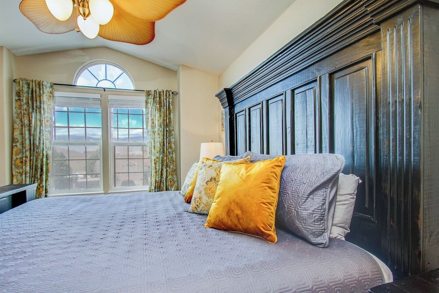 Bureau, fer et planche à repasser, lit parapluie, Wi-Fi gratuit