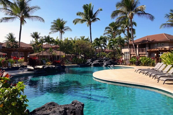 Outdoor pool - Early bird 10% off until Apr. Relax- Quiet end unit #601, tropical view, 95 golf (Waikoloa)