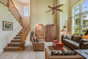 TV, DVD player, books, music library - June Sale 125 nt & up. Relaxing remodeled end unit 601. Great views & 95 golf! (Waikoloa)