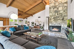 Smart TV, fireplace, offices