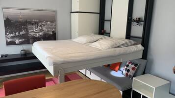 1 chambre, fer et planche à repasser, Wi-Fi gratuit, draps fournis
