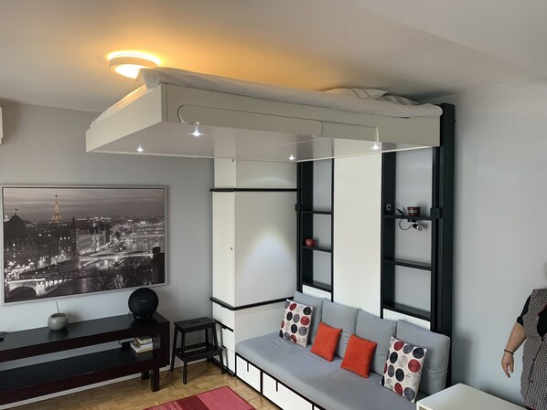 Smart TV, DVD player, stereo