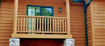 Modern Comfort Meets Natural Beauty: Your Perfect Getaway Near Starved Rock!