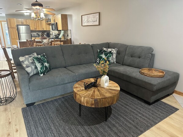 Smart-TV, Kamin, DVD-Player