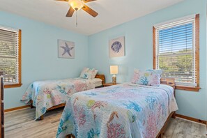 4 bedrooms, iron/ironing board, travel crib, free WiFi