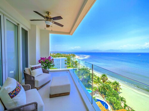 Luxueux penthouse en bord de mer! Vue panoramique, plage de sable blanc, piscine privée