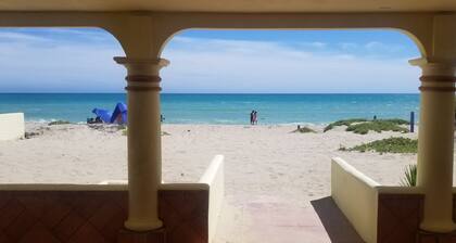 OCEANFRONT! Clean, spacious, comfortable.
Dog Friendly