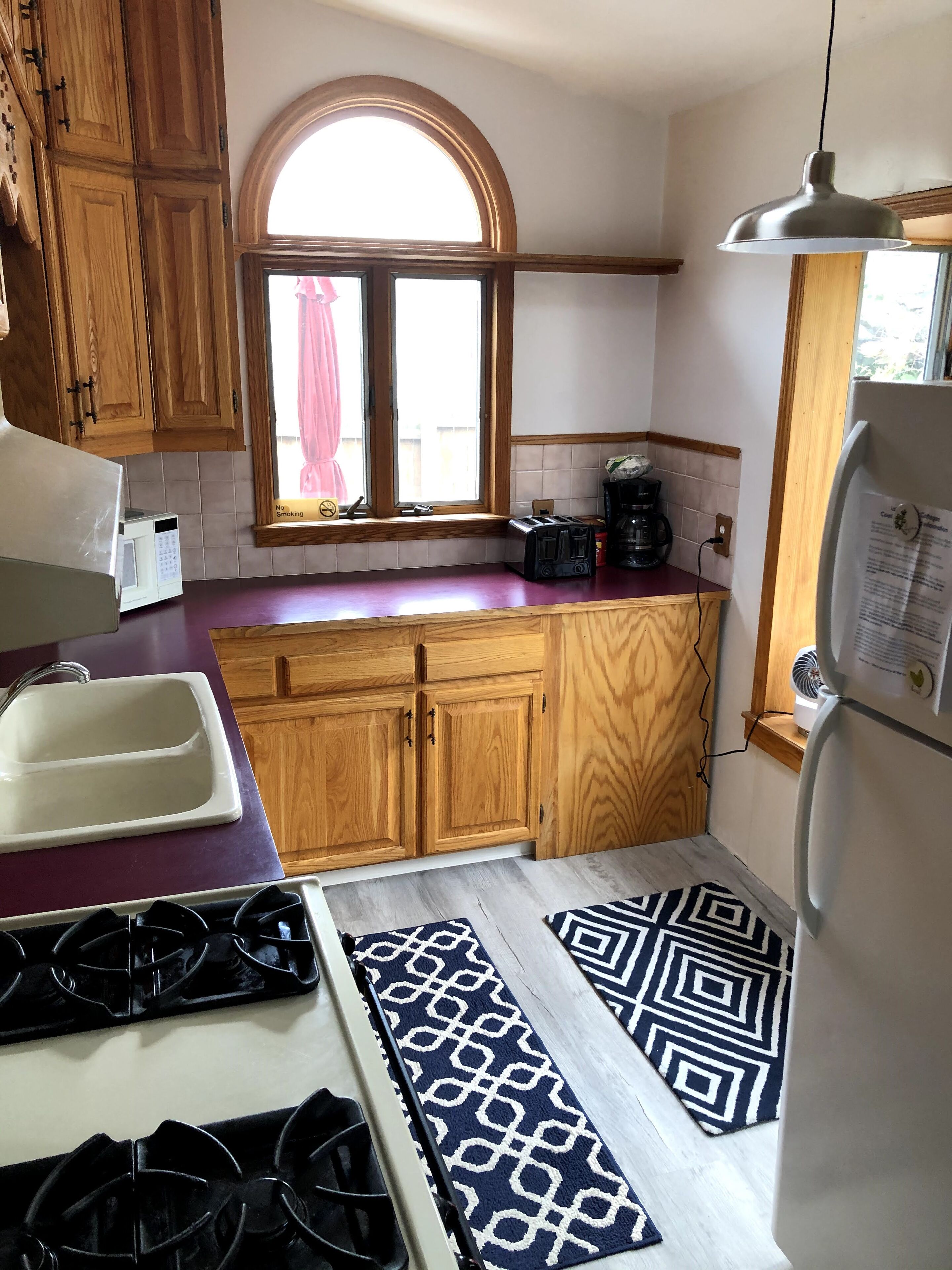 Middle of the strip! Lake Escape TOO, Sleeps 11, on private lane with lake view.