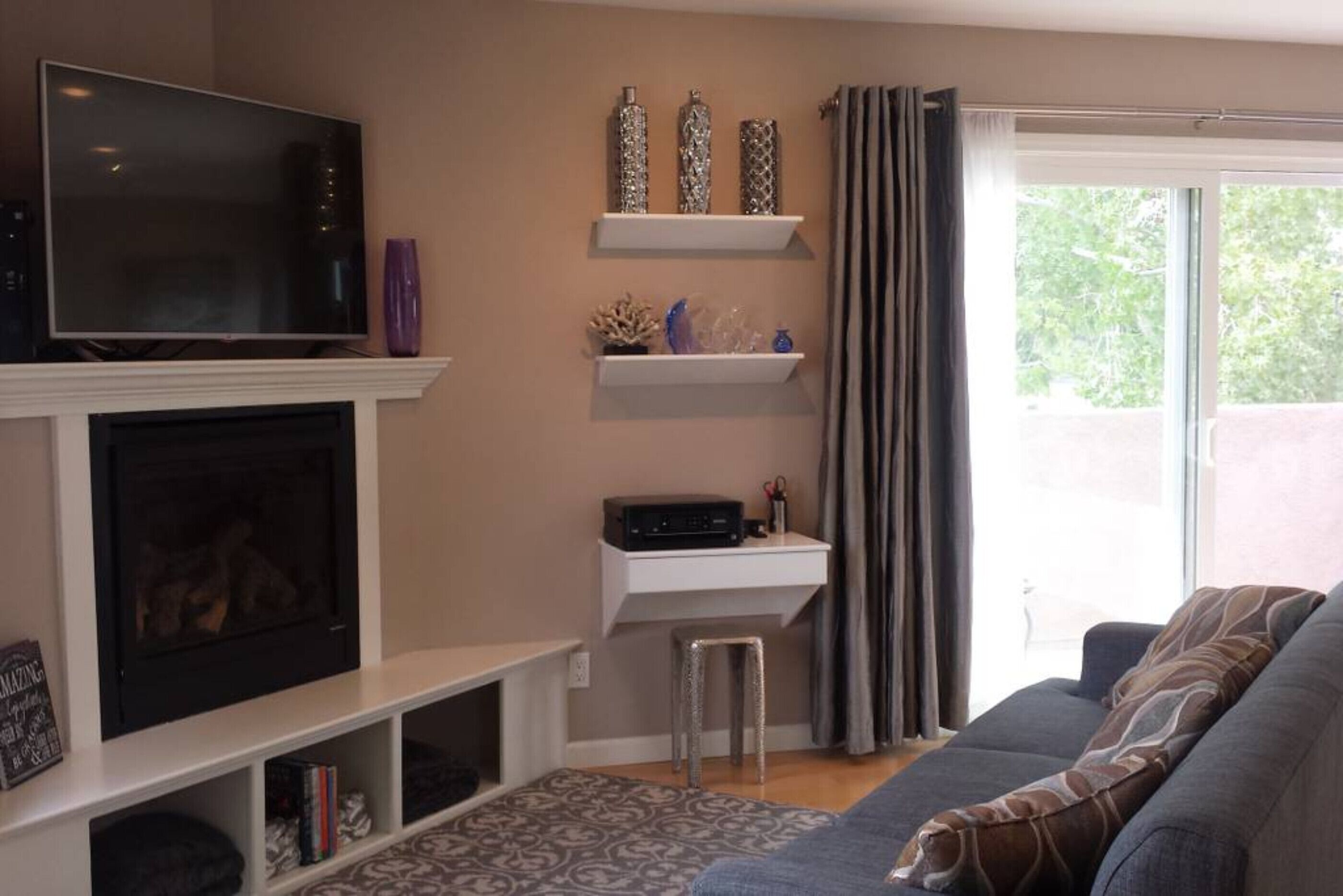 Private Luxury Studio With Parking and Laundry