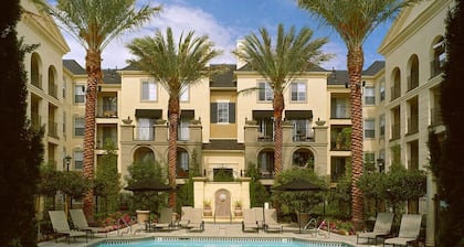 A Luxurious Resort Style Condo in the Heart of Irvine