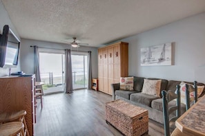 TV, fireplace, offices
