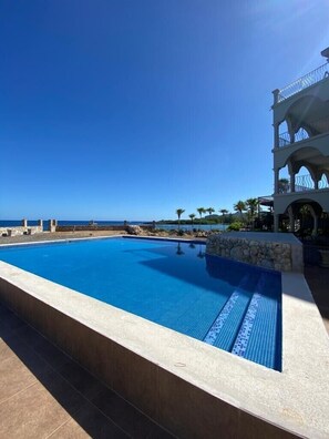 Utomhuspool