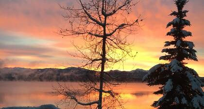 McCall Beach House on Payette Lake, Private Dock, Hot Tub, All Season Rental
