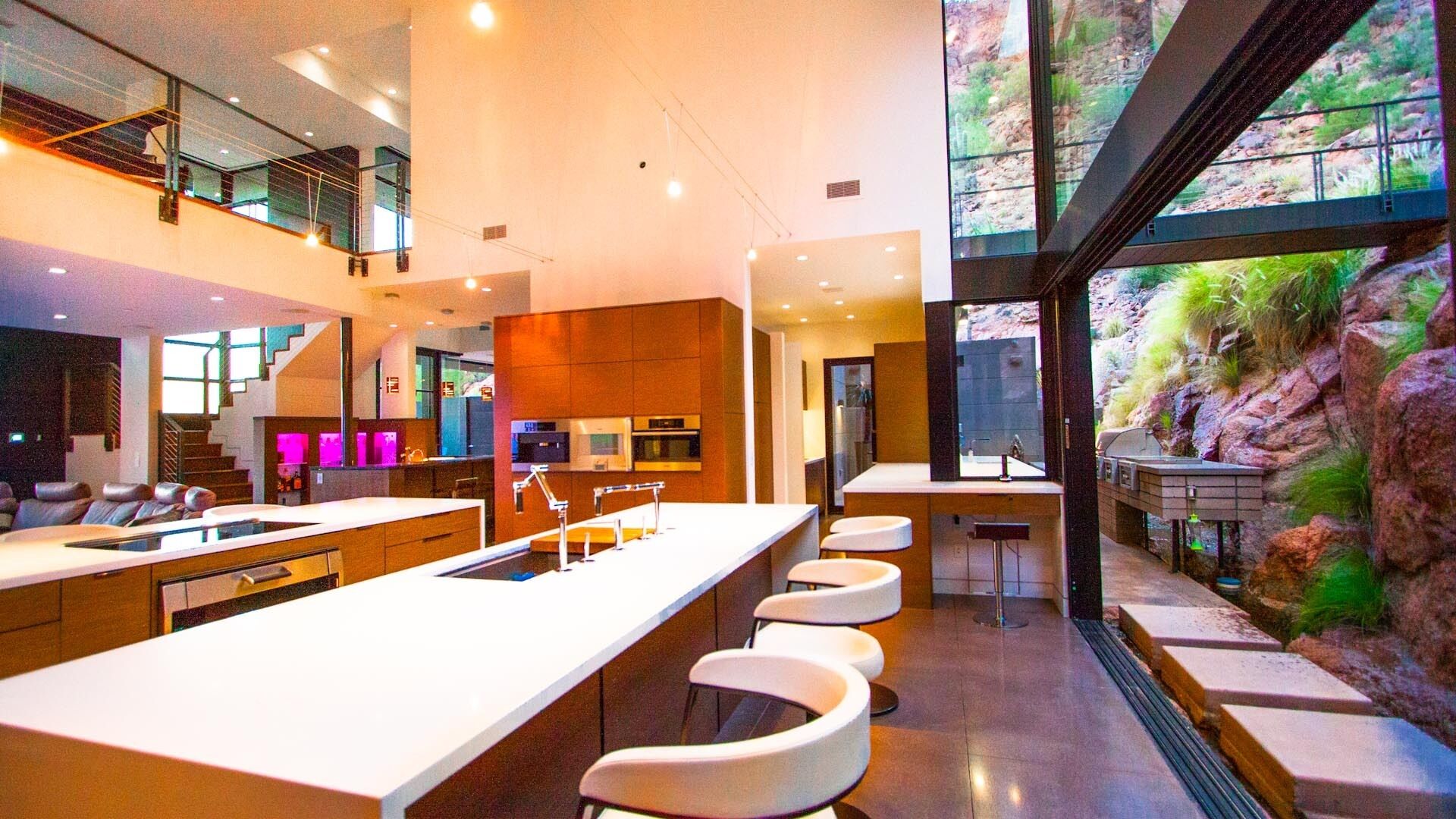 Modern Luxury on Camelback Mountain - Stunning Views & Indoor-Outdoor Design!