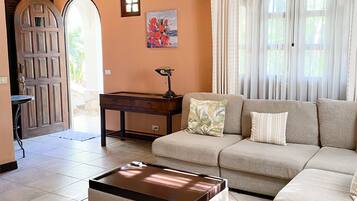 Una Smart TV, un reproductor de DVD