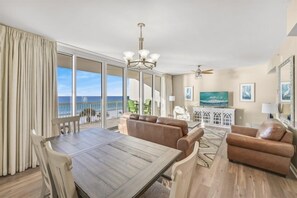Interior - Destin Beachfront Condo, Amazing Views & Sunsets (Destin)