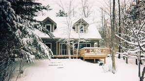 Exterior - Maple Woods Cottage on beautiful Bass Lake #PSTR 22-071
6 adults/2 children (Interlochen)