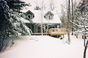 Exterior - Maple Woods Cottage on beautiful Bass Lake #PSTR 22-071
6 adults/2 children (Interlochen)